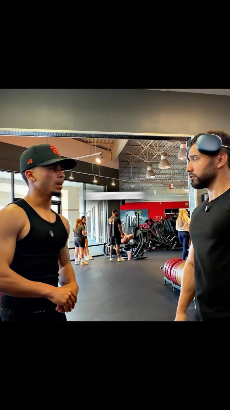 Frank G con un hermano en el gimnasio